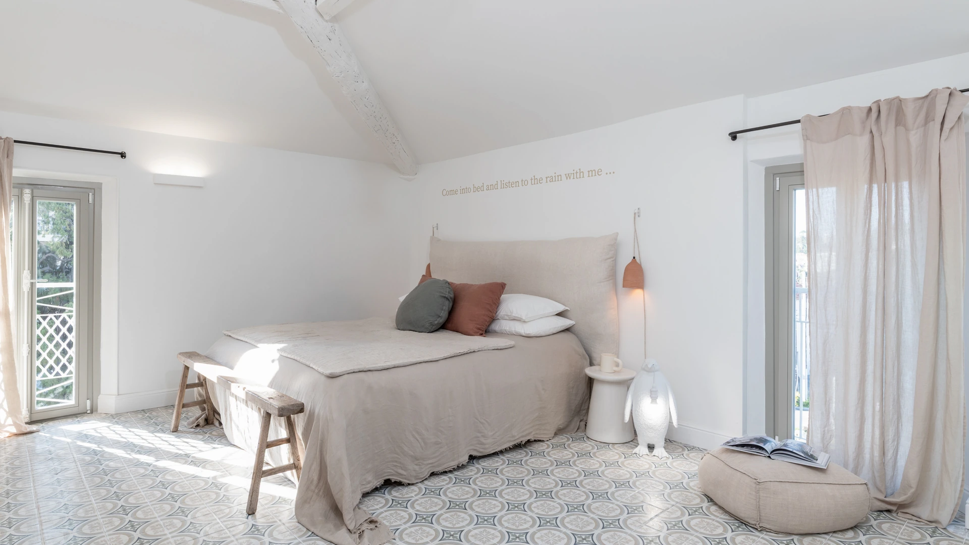 Chambre à la Bâtisse en Blanc, Golfe-Juan (Côte d'Azur)